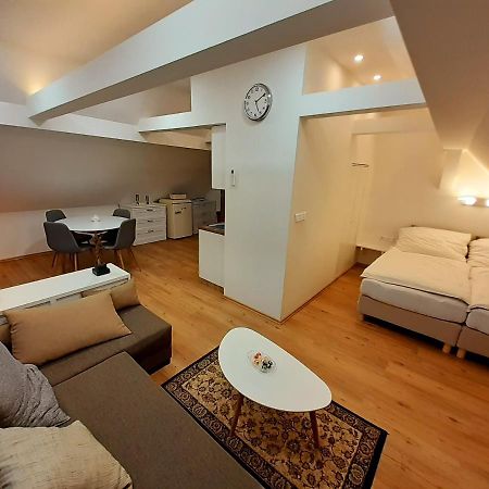 Apartmany V Centru - לזניה קינז'וארט מראה חיצוני תמונה